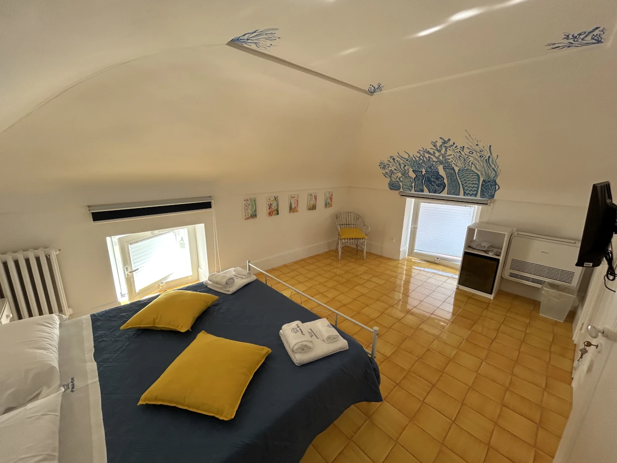 Interno Nereidi Gialla